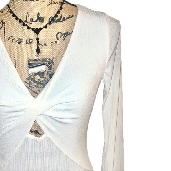 White Bodycon V Neck Front Keyhole Long sleeve Blouse - Picture 9 of 12